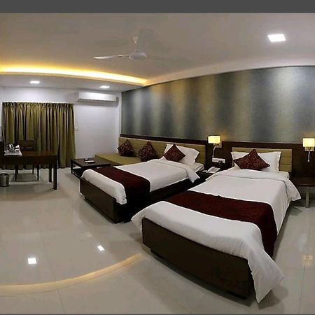 Hotel Raviraj, Chhatrapati Sambhaji Nagar アウランガーバード エクステリア 写真