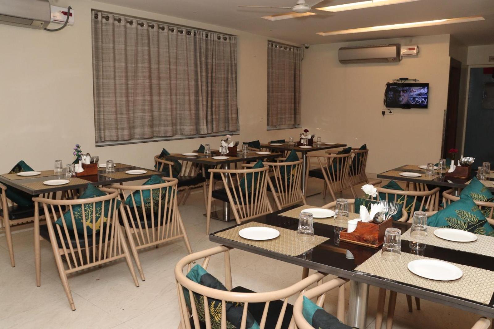 Hotel Raviraj, Chhatrapati Sambhaji Nagar アウランガーバード エクステリア 写真