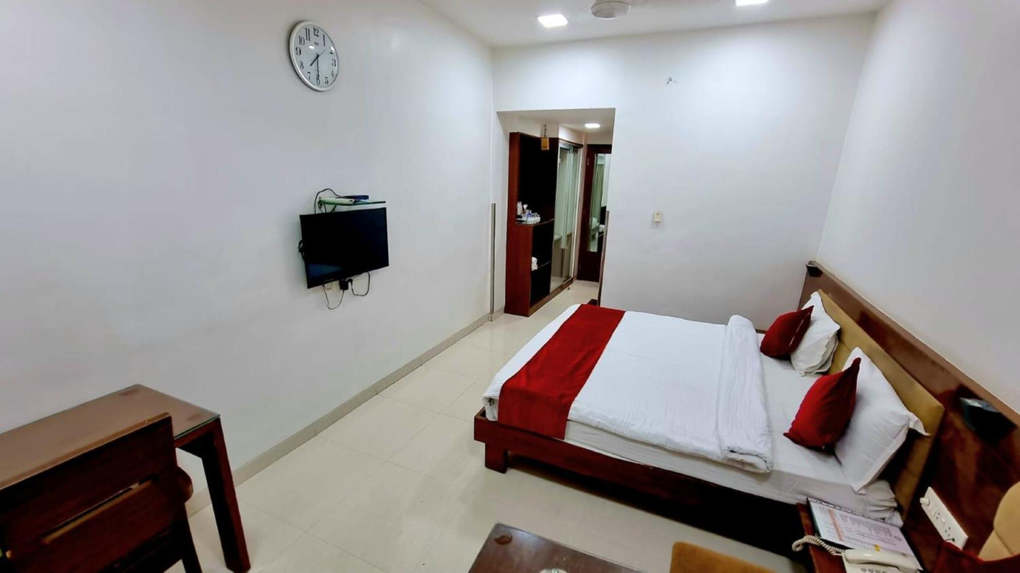 Hotel Raviraj, Chhatrapati Sambhaji Nagar アウランガーバード エクステリア 写真