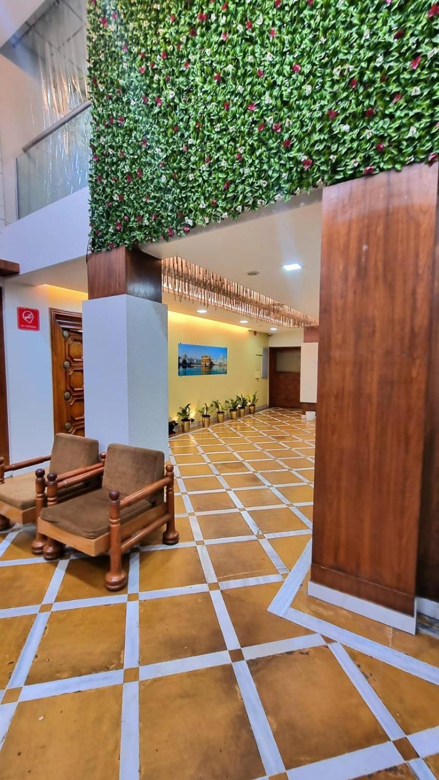 Hotel Raviraj, Chhatrapati Sambhaji Nagar アウランガーバード エクステリア 写真
