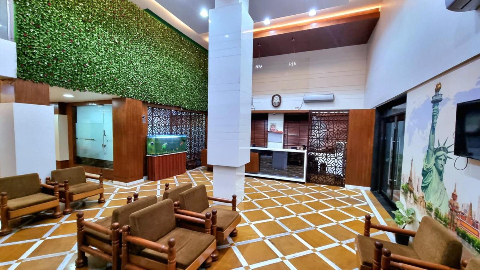 Hotel Raviraj, Chhatrapati Sambhaji Nagar アウランガーバード エクステリア 写真