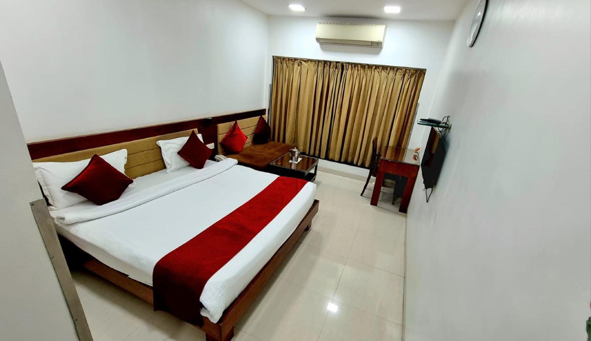 Hotel Raviraj, Chhatrapati Sambhaji Nagar アウランガーバード エクステリア 写真