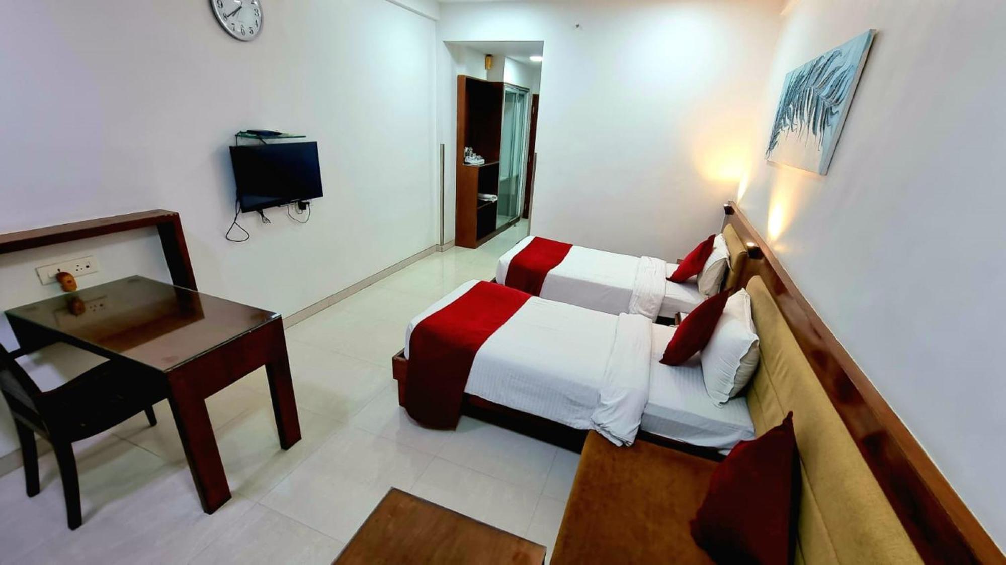 Hotel Raviraj, Chhatrapati Sambhaji Nagar アウランガーバード エクステリア 写真